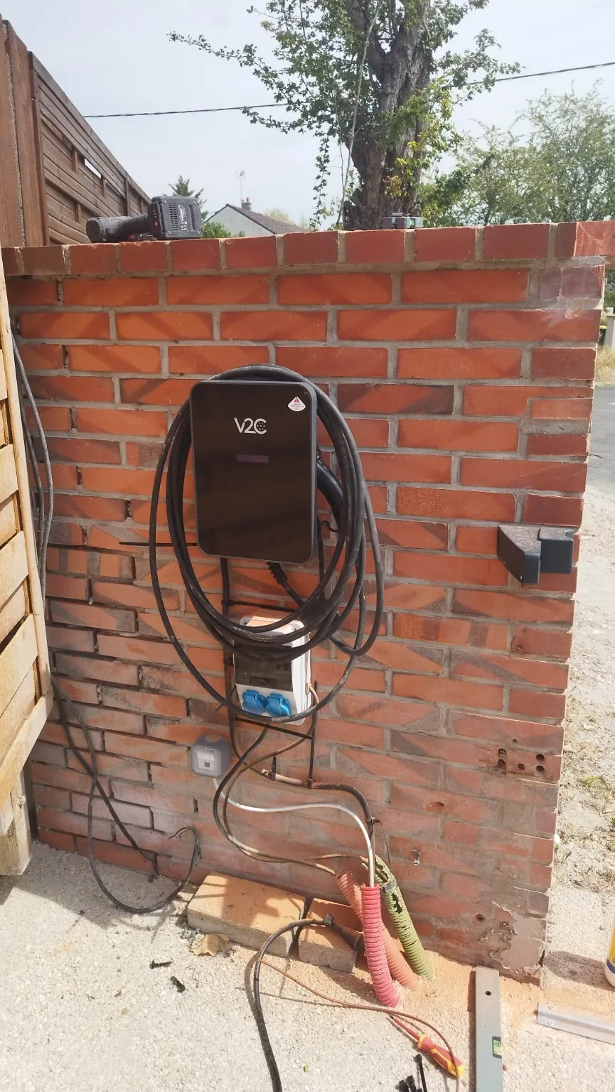 Installation d'une borne de recharge pour véhicule électrique réalisée par PRO ELEC